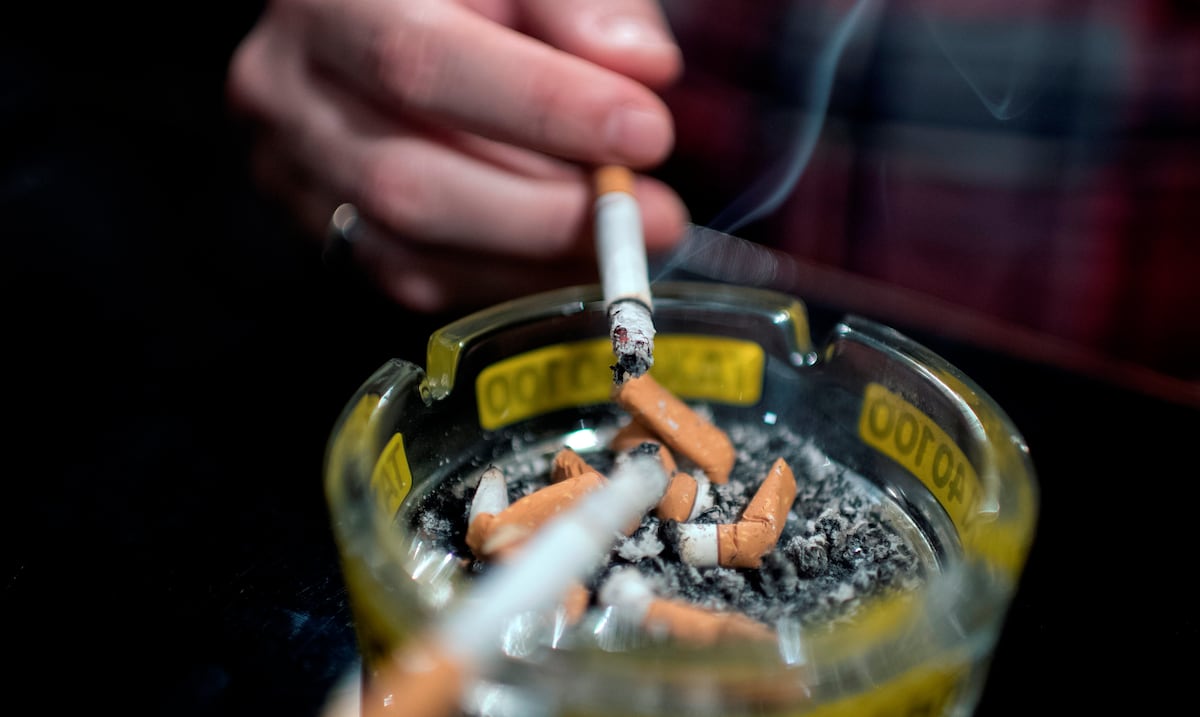 OMS advierte que fumar reduce hasta 40% las posibilidades de concebir