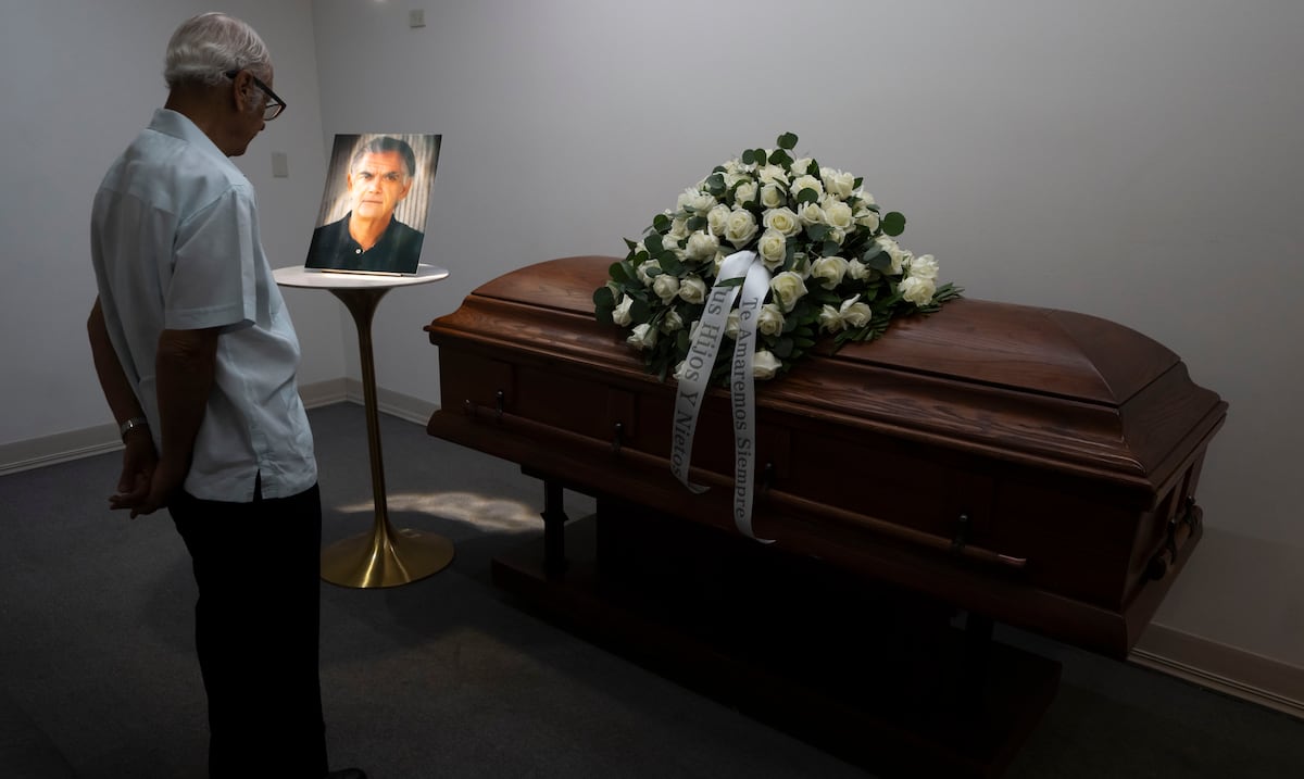 Familiares y colegas despiden al periodista Jesús "Chu" García, exdirector de El Nuevo Día
