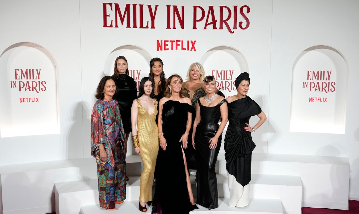 “Emily in Paris” prepara la sexta temporada en Grecia y Mónaco