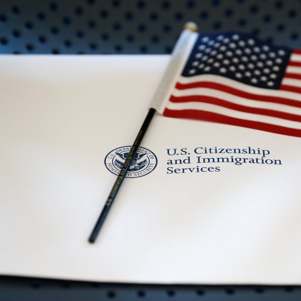 Un nuevo memo del Servicio de Ciudadanía e Inmigración de Estados Unidos sorprendió a abogados en la isla, ante los nuevos requisitos que afectarán a inmigrantes ya con casos activos.