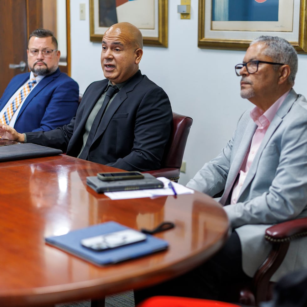From left to right José Miranda Lugo, assistant commissioner of the Financial Regulation Area; Alfonso Laboy Rivera, assistant commissioner of Non-Depository Financial Institutions Examinations; Samuel Rivera Valdés, assistant to the assistant commissioner acting as director of investigations; and Mónica Rodríguez Villa, OCIF commissioner.