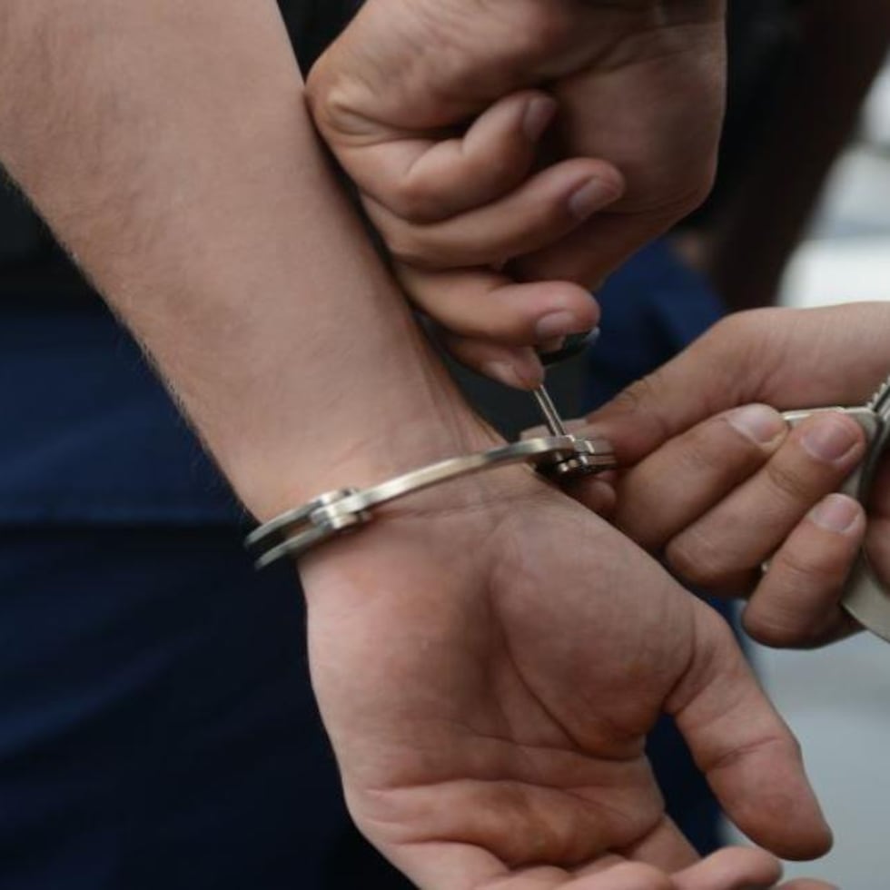 Contra John Anthony Pacheco Sánchez pesaban dos órdenes de arrestos emitidas en los años 2019 y 2024.