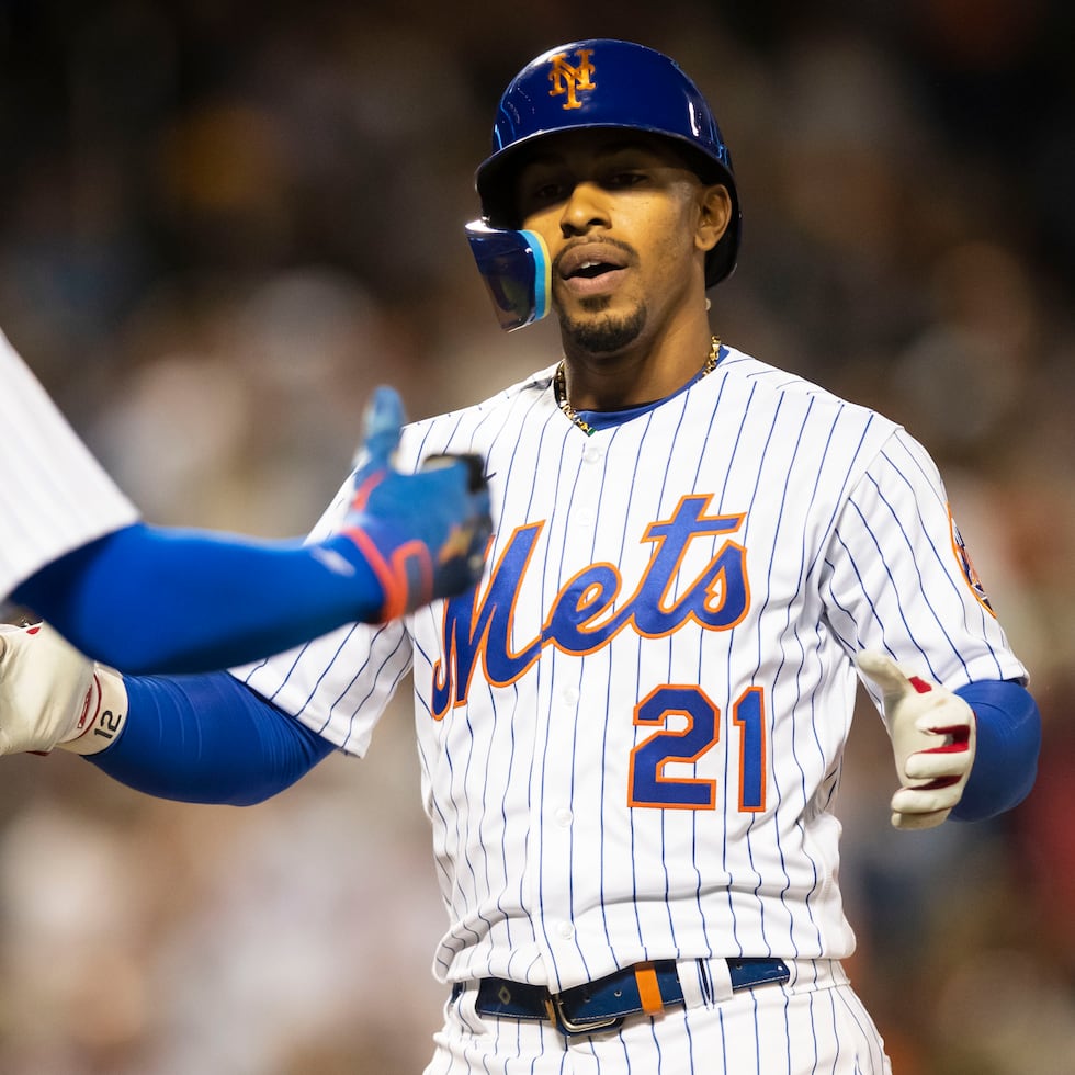 El puertorriqueño Francisco Lindor, quien luce el número 21 en homenaje a su compatriota Roberto Clemente, fue nominado por cuarto año consecutivo.