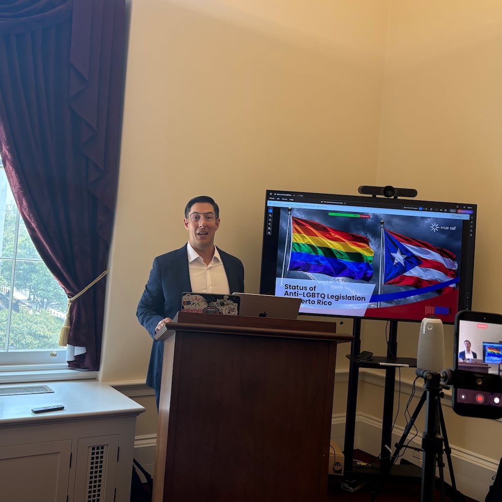 El presidente de True Self Foundation, el sicólogo Miguel Vázquez Rivera, pidió al Congreso presionar a funcionarios de Puerto Rico sobre medidas que perjudican a la comunidad LGBTQ+.