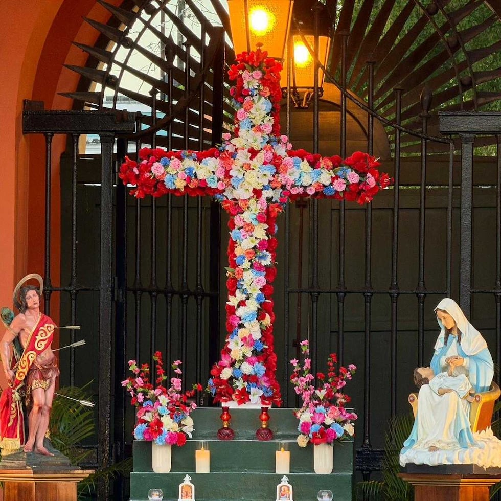El origen de las Fiestas de Cruz puede trazarse al hallazgo de la supuesta cruz en la que murió Jesús de Nazareth por Elena de Jerusalén en el siglo VI.
