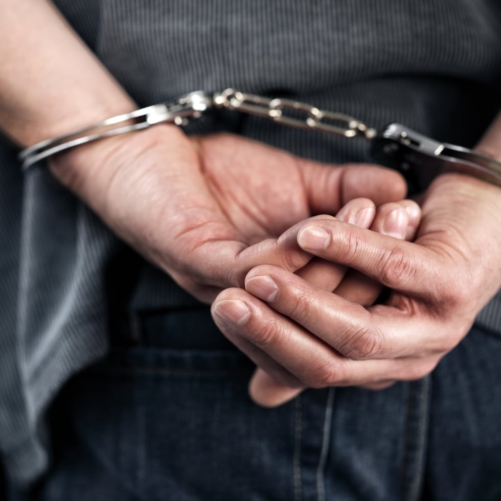 Imagen de una persona arrestada.