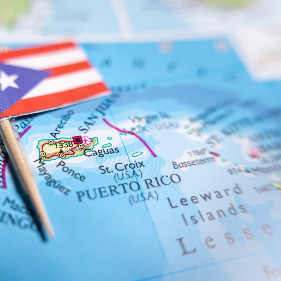 Como parte de sus iniciativas, Right to Democracy circula una Declaración para Poner Fin al Dominio Colonial en los Territorios de Estados Unidos.