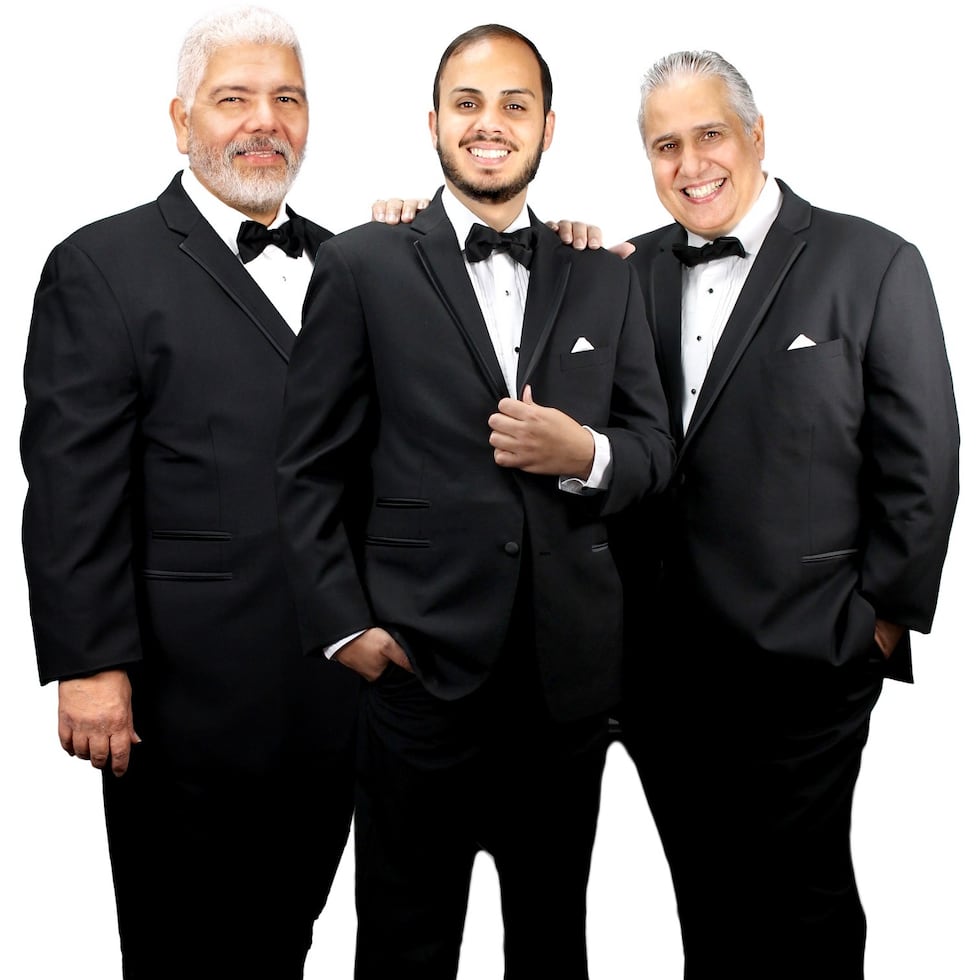 El Trío Los Andinos presenta su espectáculo en el Canyon Hotel de Barranquitas.
