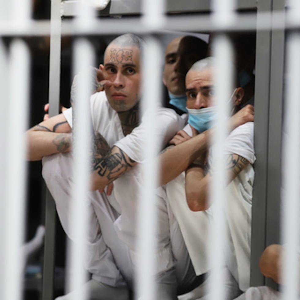 Las muertes se han registrado principalmente en las cárceles que albergan a la mayoría de los más de 90,000 detenidos bajo este régimen y que en su gran mayoría no tienen condenas