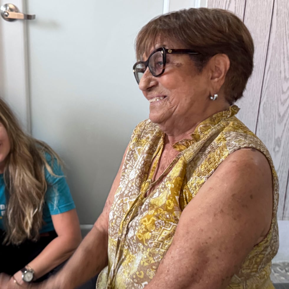 Since last year, Maria Migdalia Delgado's (right) case had been evaluated to determine eligibility for the solar panels program that the U.S. Department of Energy (DOE) designed for electro-dependent families in Puerto Rico.