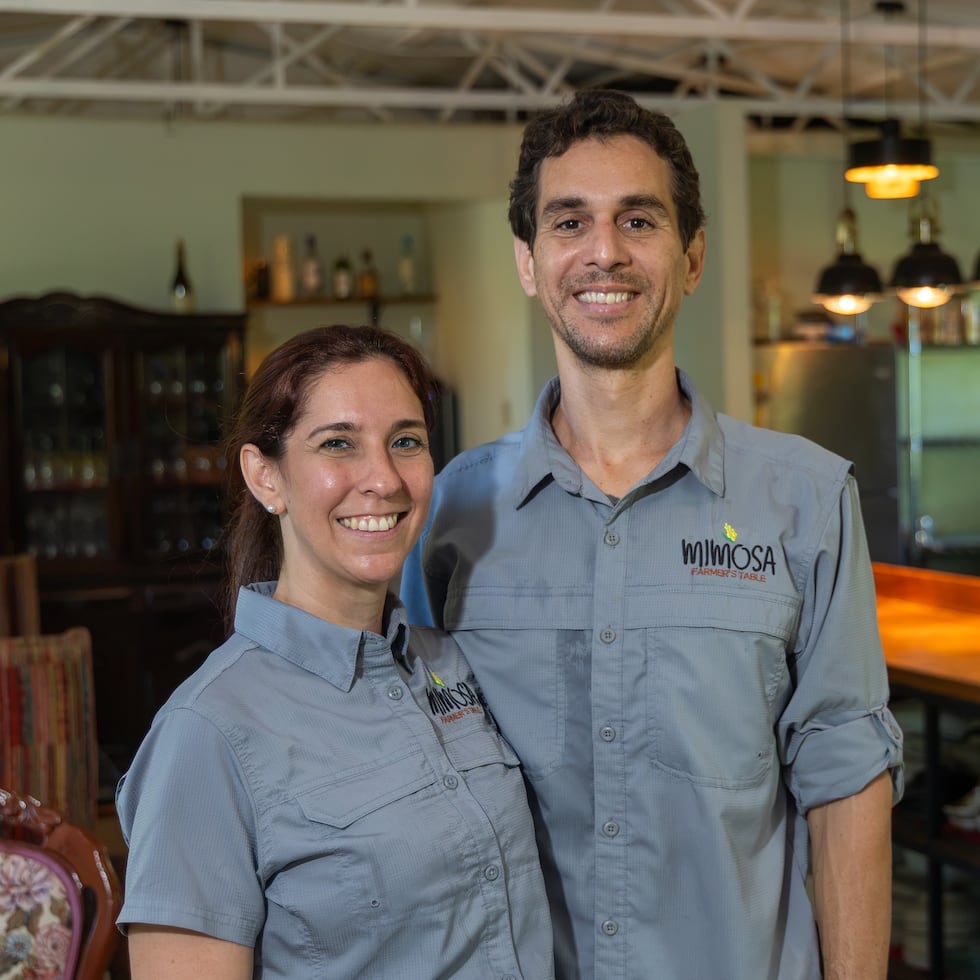 Chef Charlotte Rivera Maldonado y su esposo Sebastián Sotomayor, quien es agricultor e historiador .