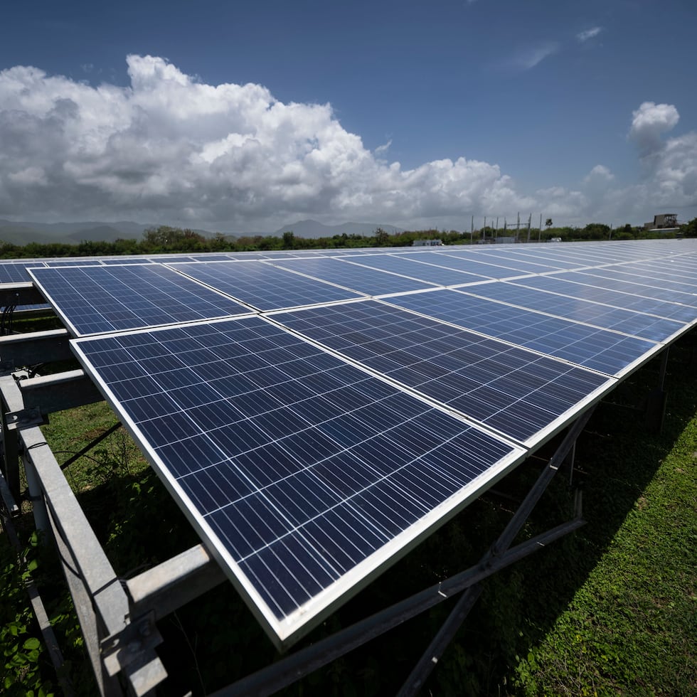 Bajo la administración de Joe Biden, el Congreso asignó$1,000 millones para proyectos de energía solar en Puerto Rico.