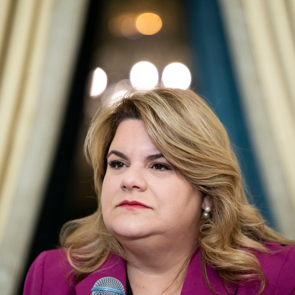 La gobernadora Jenniffer González atribuyó a "encargos" que buscan incidir sobre las elecciones federales de medio tiempo la información publicada por ProPublica.