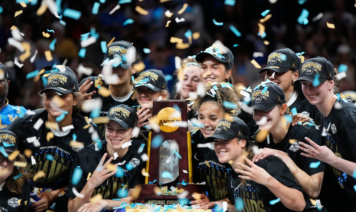 UCLA arrasa a South Carolina y conquista su primer campeonato femenino de baloncesto de la NCAA