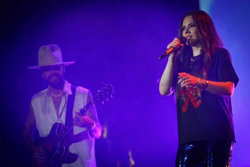 El dúo de música pop mexicano Jesse & Joy, conformado por los hermanos Jesse y Joy Huertas, ha dejado una marca imborrable en la industria musical.