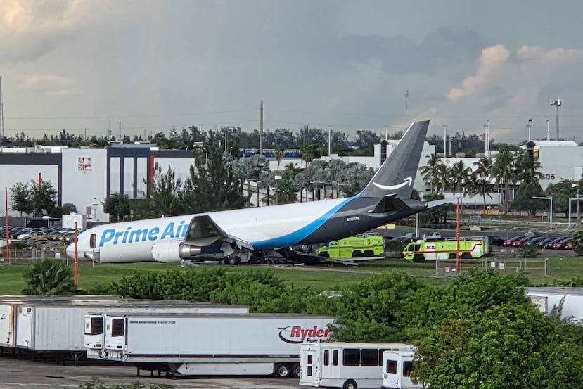 Para la tarde del domingo, unos 250 vuelos habían registrado retrasos en el aeropuerto, de acuerdo con FlightAware.