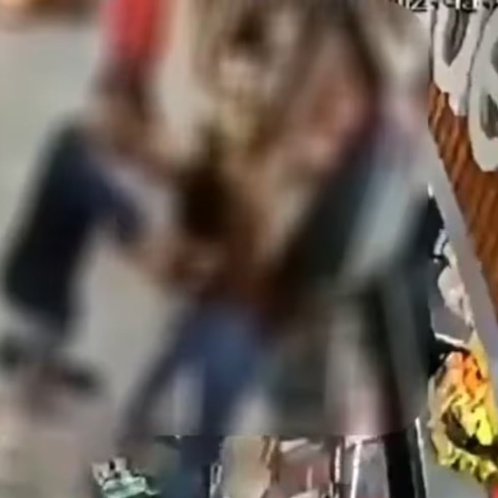 El agresor la atacó por la espalda y por la parte derecha de su cuerpo