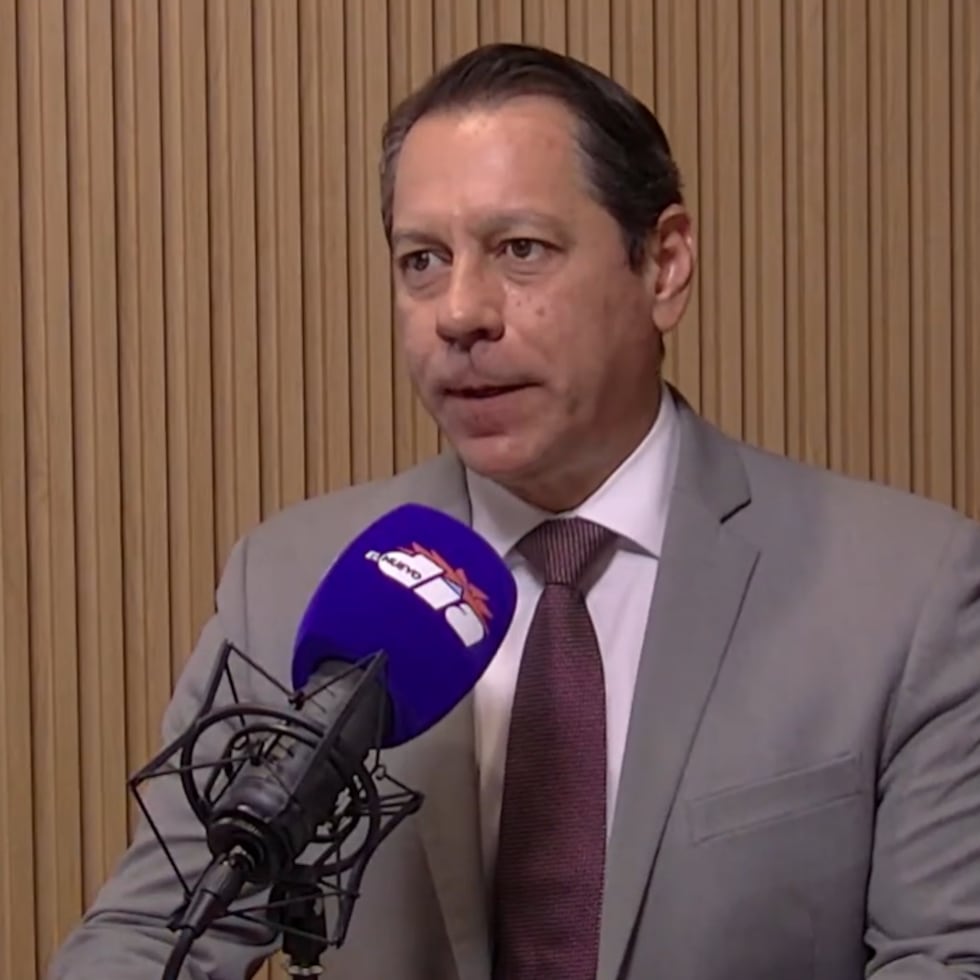 Dalmau propuso divulgar las subcontrataciones en tiempo real para que la ciudadanía y la prensa conozcan cómo se manejan esos acuerdos.