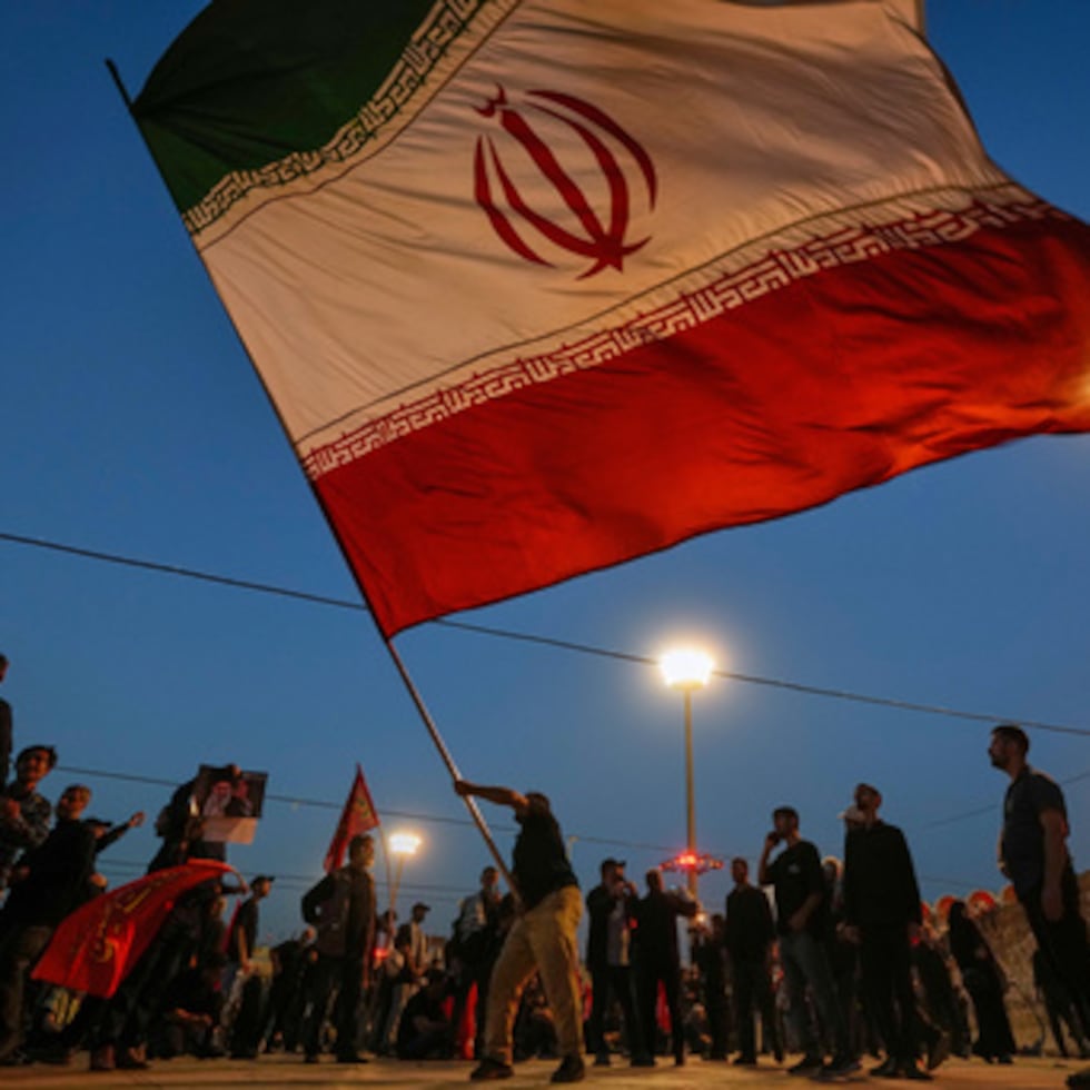 Los ataques del jueves, justo cuando Irán se disponía a dar sepultura al difunto líder supremo, el ayatolá Alí Jamenei, afectaron a diversas zonas del sur de Irán.
