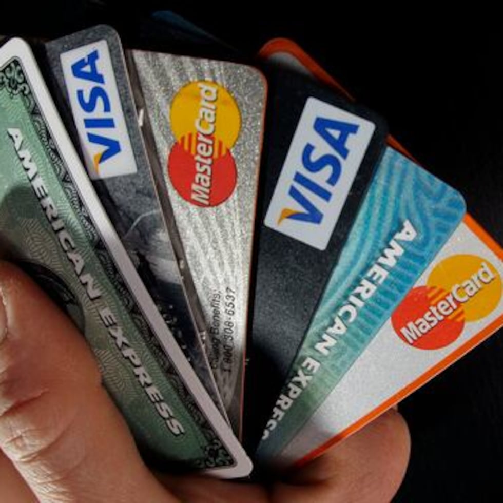 A bill that sought to expressly prohibit the charging of additional fees when paying with credit cards will not prosper in the Senate, after the committees that evaluated the measure filed a negative report on the initiative.