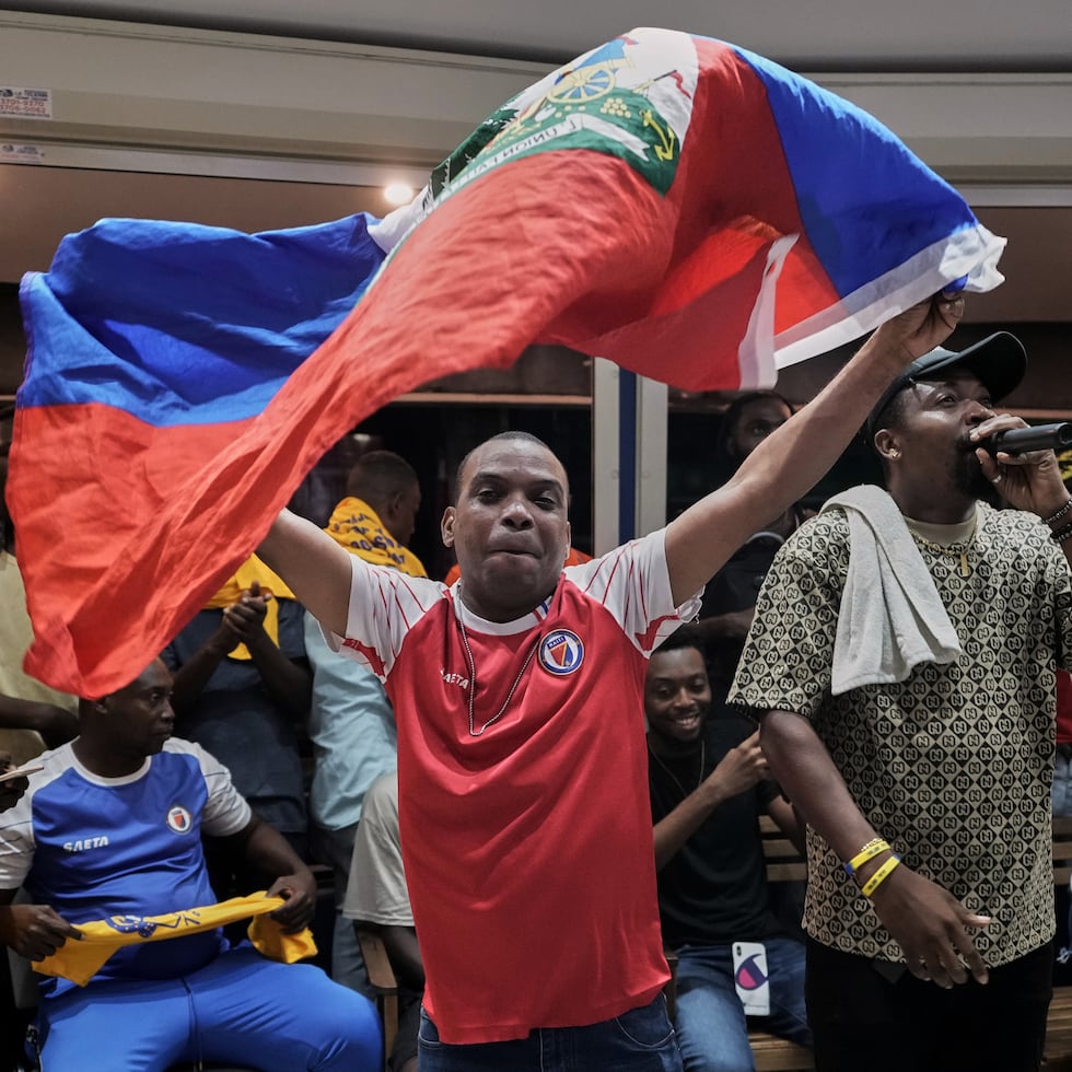 Fanáticos haitianos celebran el pase de su selección a la Copa Mundial 2026.