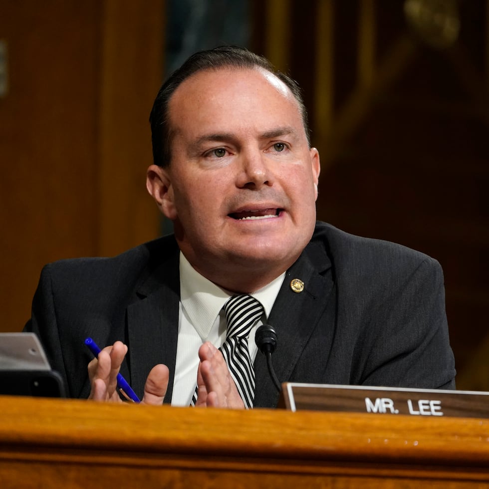 Mike Lee preside el Comité de Energía y Recursos Naturales del Senado estadounidense, con jurisdicción primaria sobre los territorios como Puerto Rico.