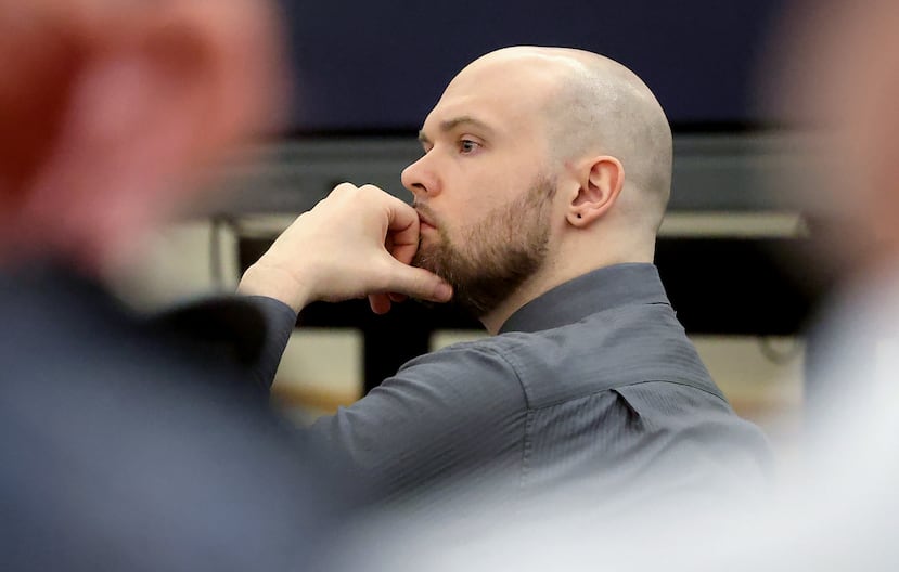 El acusado Tanner Horner escucha durante la fase de determinación de la pena en su juicio por asesinato capital el martes 5 de mayo de 2026, en el Centro de Justicia Penal Tim Curry en Fort Worth, Texas. (Amanda McCoy/Star-Telegram vía AP)