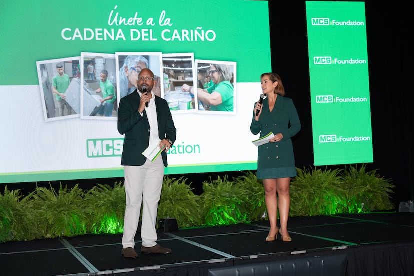 Mónika Candelaria y Arnaldo Guzmán, animadores del evento.