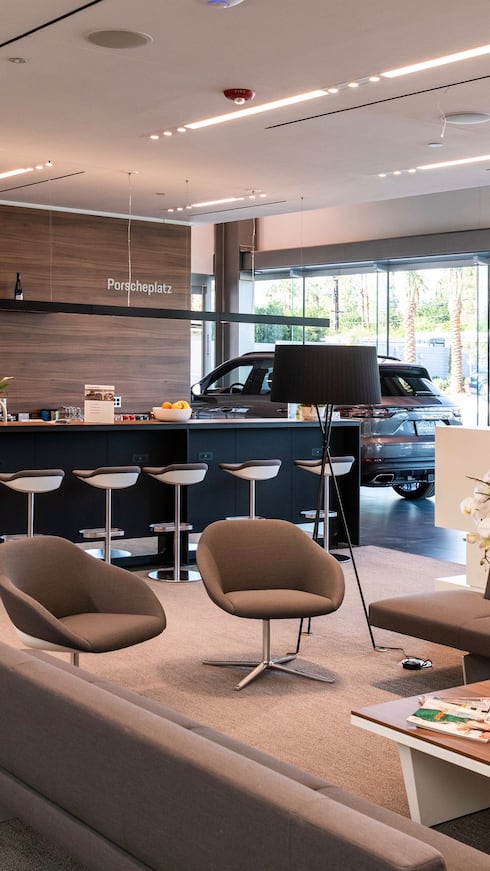 La llegada del nuevo modelo Cayenne Electric coincide con una renovación física y conceptual del Porsche Center Puerto Rico.