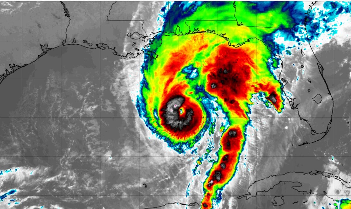 Huracán Isaías se fortalece a categoría 3 y mantiene en alerta a boricuas en Florida