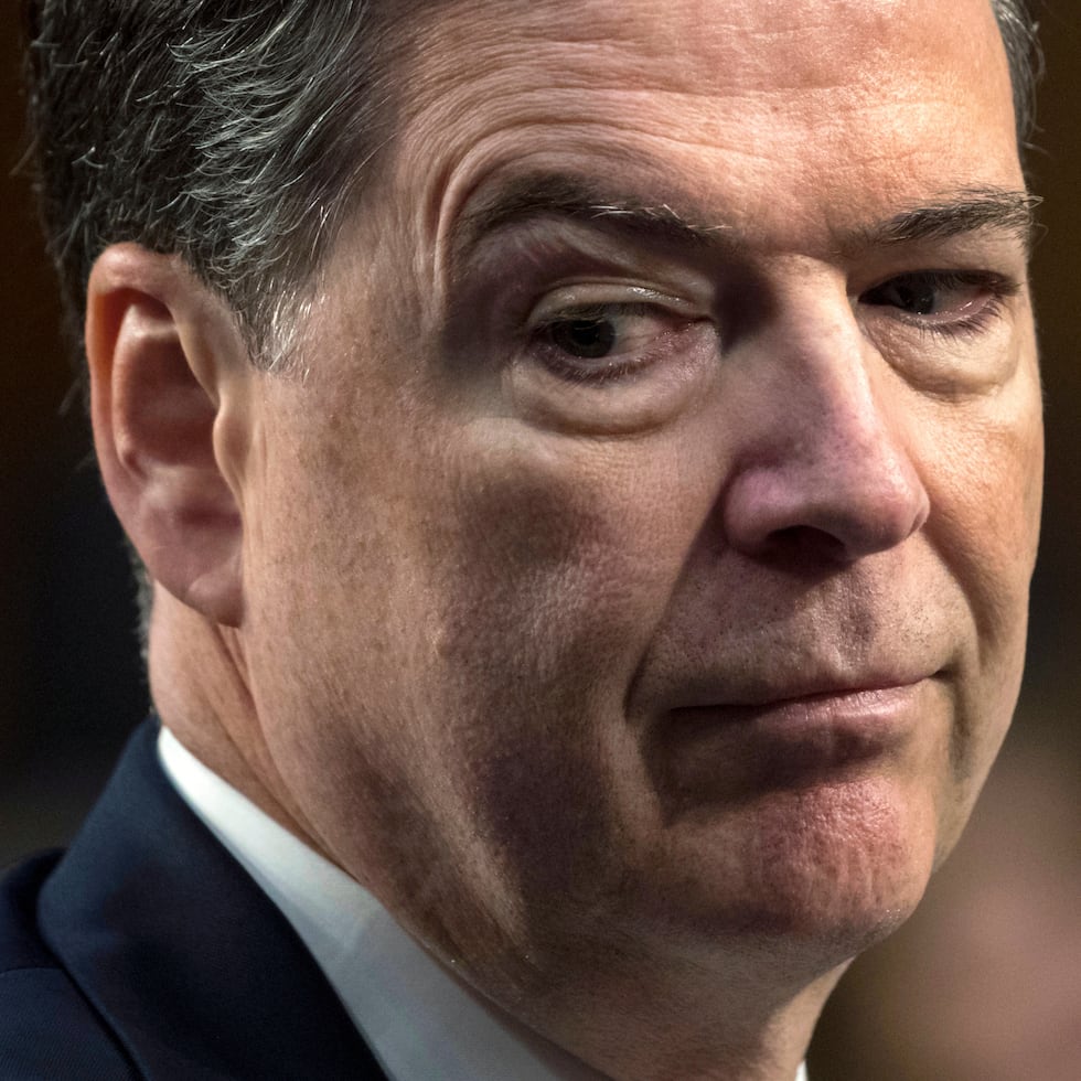 James Comey se declaró inocente de los cargos que lo acusan de hacer una declaración falsa y obstruir al Congreso, y ha negado haber cometido delito alguno.