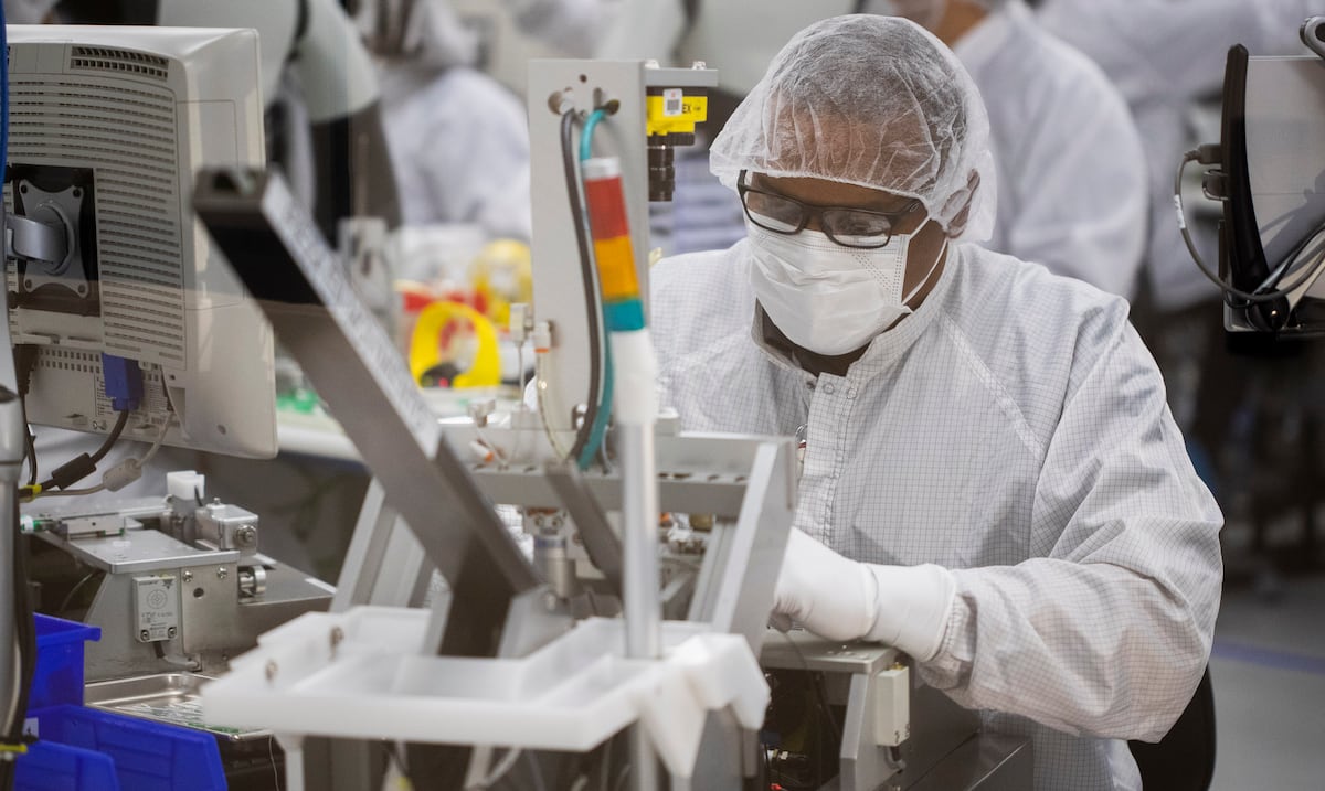 Manufactura mantiene impulso en marzo con segundo mes en expansión