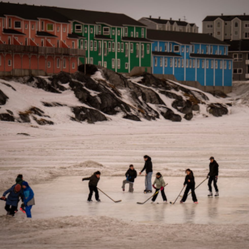 Desde las discretas conversaciones tras la Guerra de Secesión hasta una oferta de 100 millones de dólares tras la Segunda Guerra Mundial, los líderes estadounidenses han considerado en repetidas ocasiones Groenlandia como un premio estratégico.