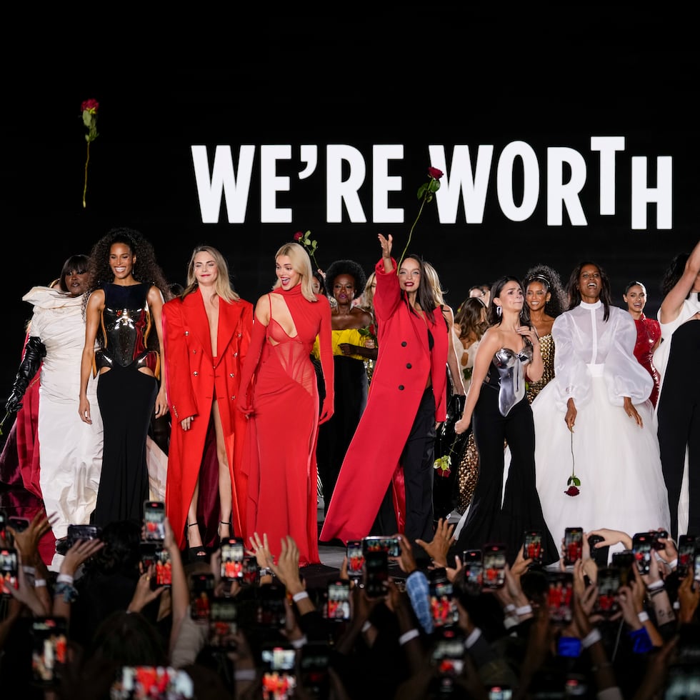 Yseult Cindy Bruna, Cara Delevingne, Kendall Jenner, Viola Davis, Luma Grothe, Alia Bhatt, Liya Kebede y Marie Bochet durante la pasada edición de Le Défilé.