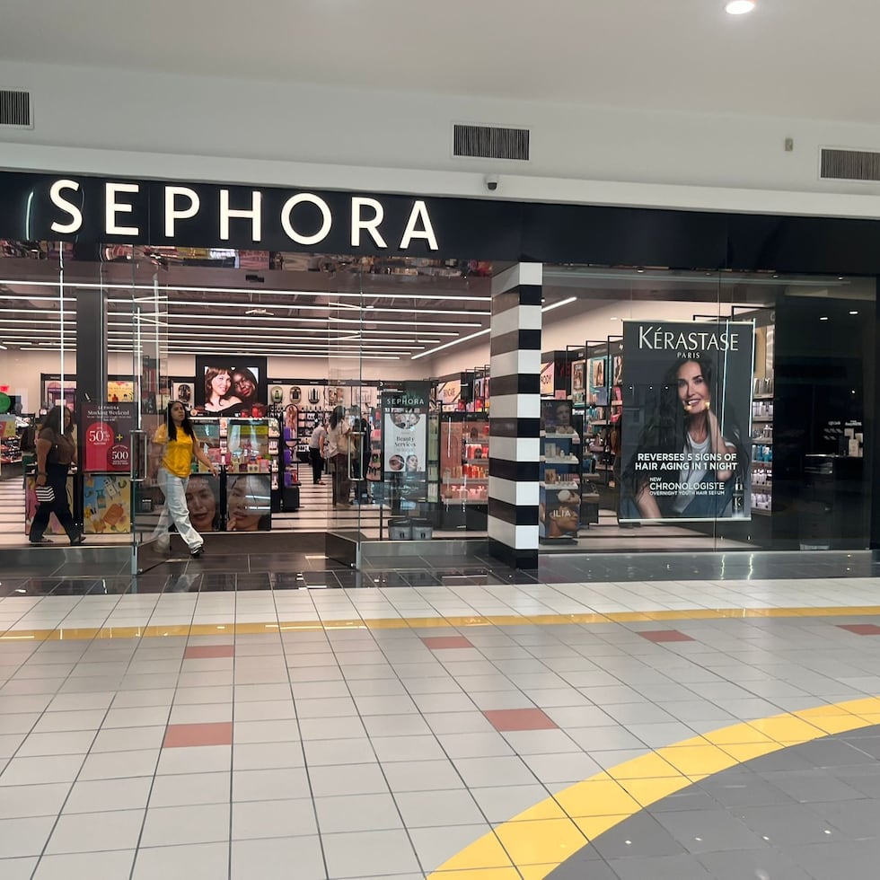 The Caguas store opened on May 15.