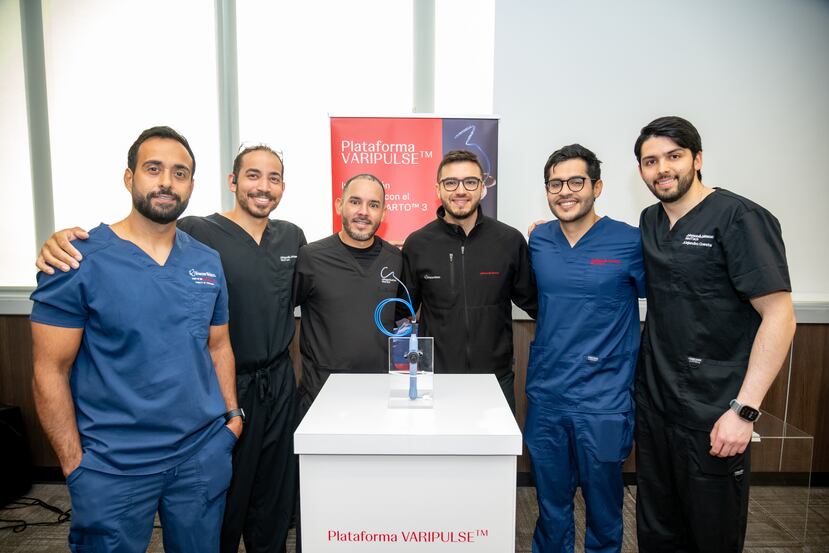 Desde la izquierda, Johnathan Ocampo, Ángel Sirfa, Jeffrey Pizarro, Alejandro Peña, Nicolás Morales y Alejandro Cuesta, del equipo de Johnson & Johnson MedTech Electrofisiología Puerto Rico.