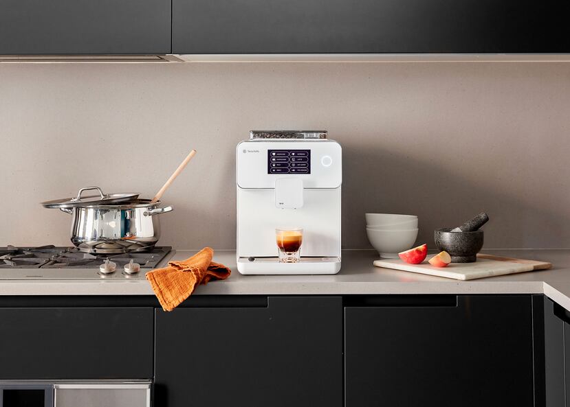 Elegancia y tecnología en cada taza con la cafetera inteligentes Terra Kaffe.