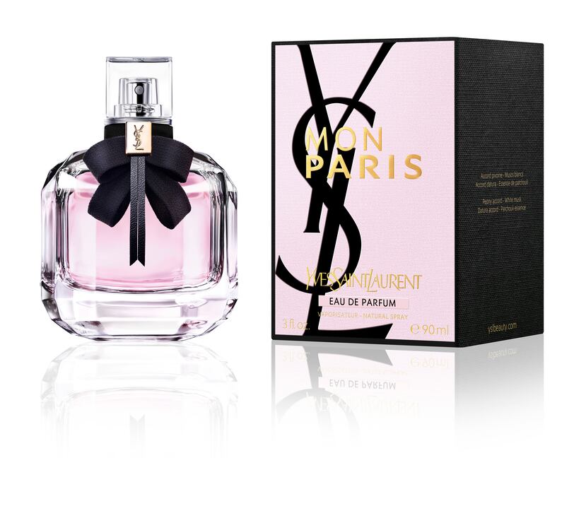 Mon Paris, de YSL, está disponible en tiendas por departamentos.