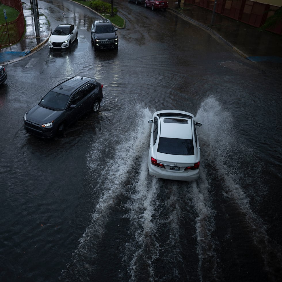 El SNM dijo que se esperan inundaciones leves en curso y, hasta el momento, se ha acumulado una pulgada de lluvia.