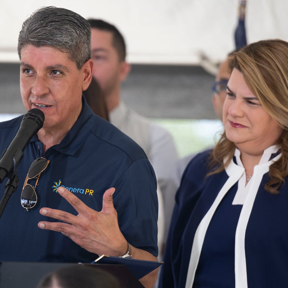 Las gasificaciones en camino cubren unidades con casi 800 megavatios de capacidad. En la foto, el portavoz de Genera PR, Iván Báez, junto a la gobernadora Jenniffer González.