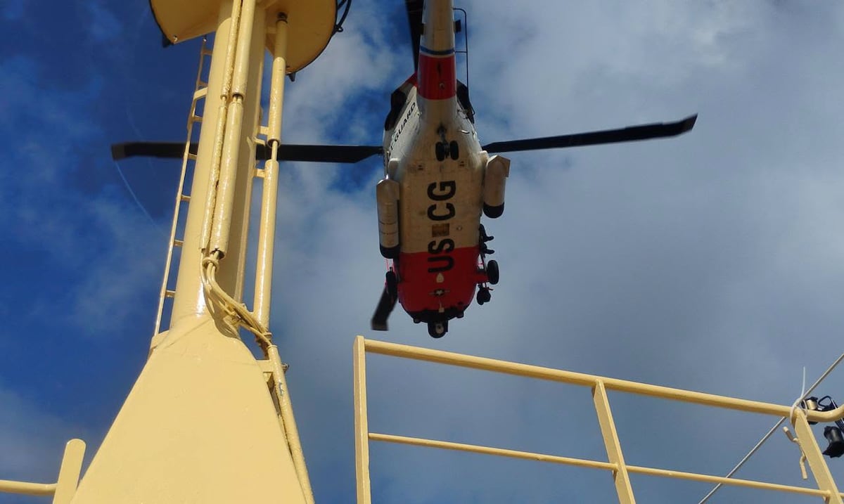 Guardia Costera rescata marino mercante y lo traslada al Centro Médico de Río Piedras