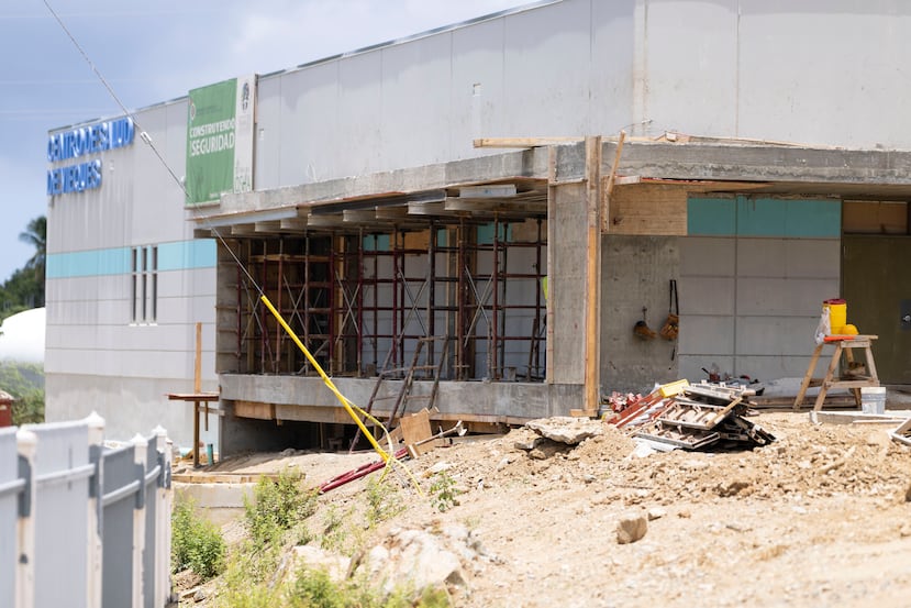 El nuevo hospital de Vieques comenzó a construirse bajo la administración de Pedro Pierluisi. En la foto, el estado de las obras en agoto de año pasado.
