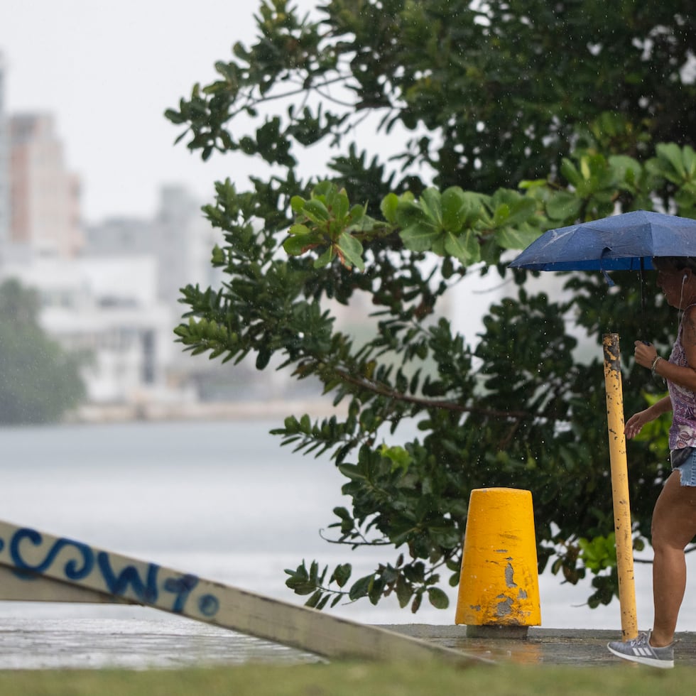 Los bañistas y navegantes deben ejercer precaución ya que pulsos de unas marejadas del norte-noreste continúan llegando