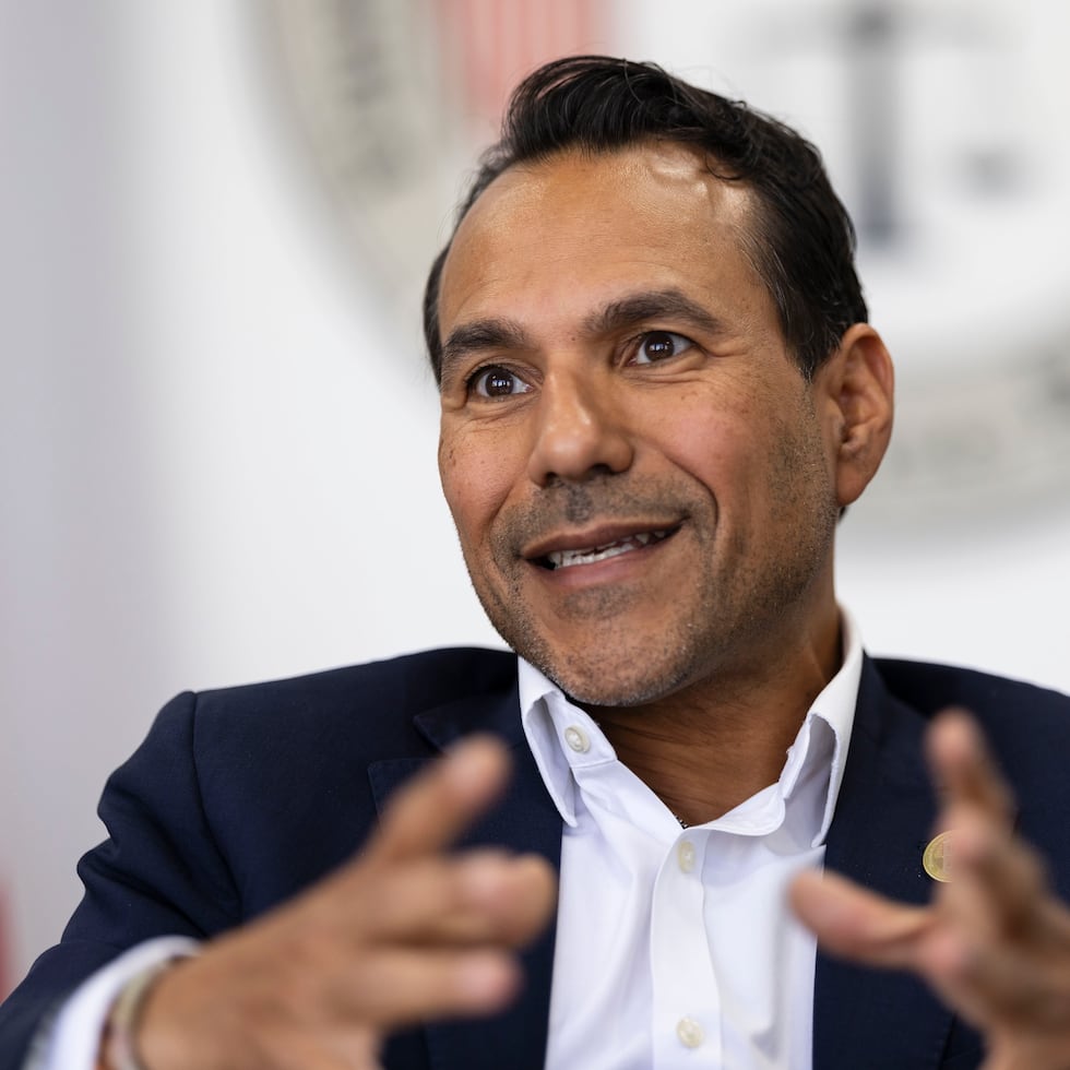 Robert F. Mujica, Jr., held a meeting last Thursday with representatives of LUMA Energy and Genera PR, as well as government officials.