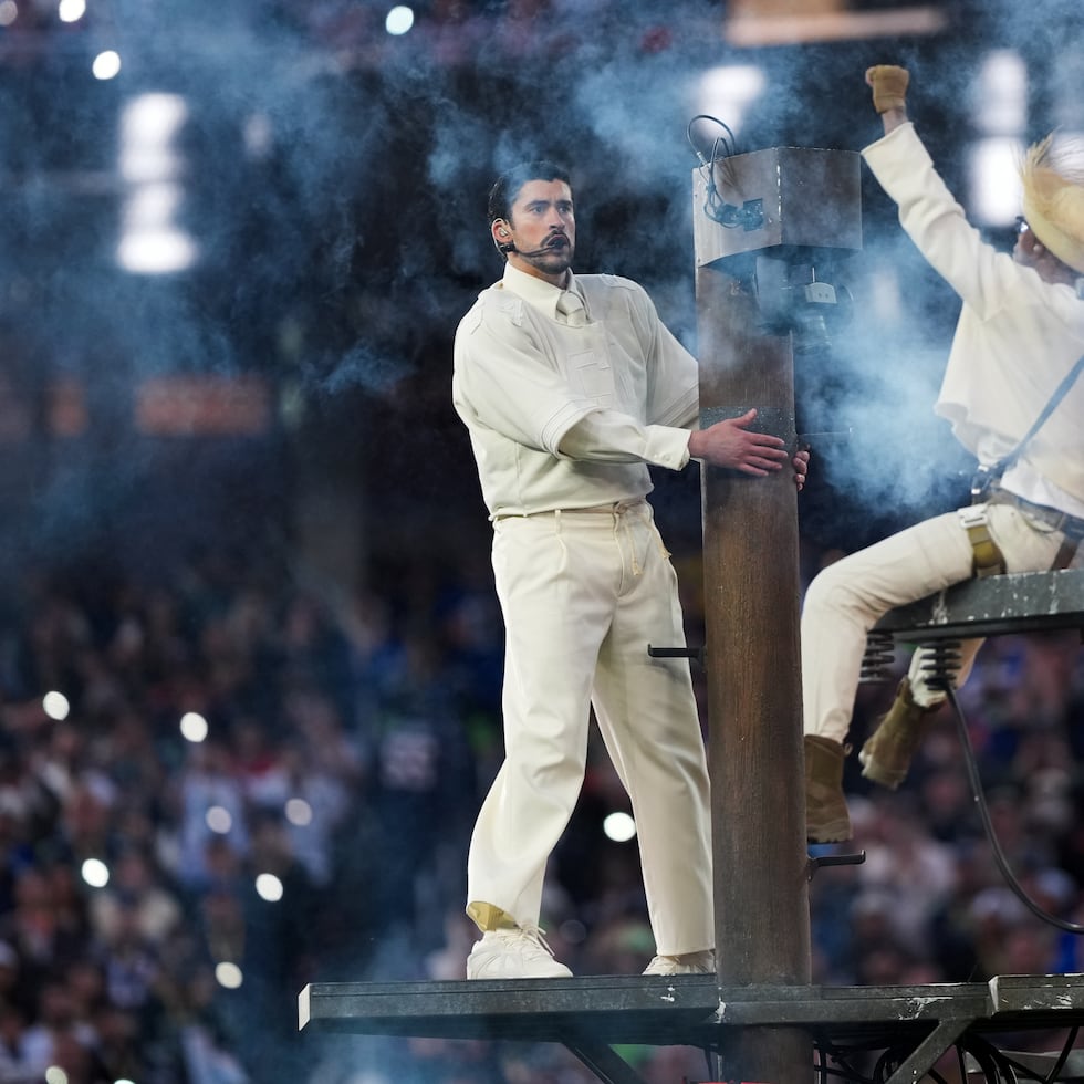 El número de oyentes simultáneos de Bad Bunny se disparó inmediatamente después del medio tiempo, consolidando la actuación de la superestrella global como uno de los momentos musicales más comentados del año, según datos de escucha en tiempo real de Apple Music.