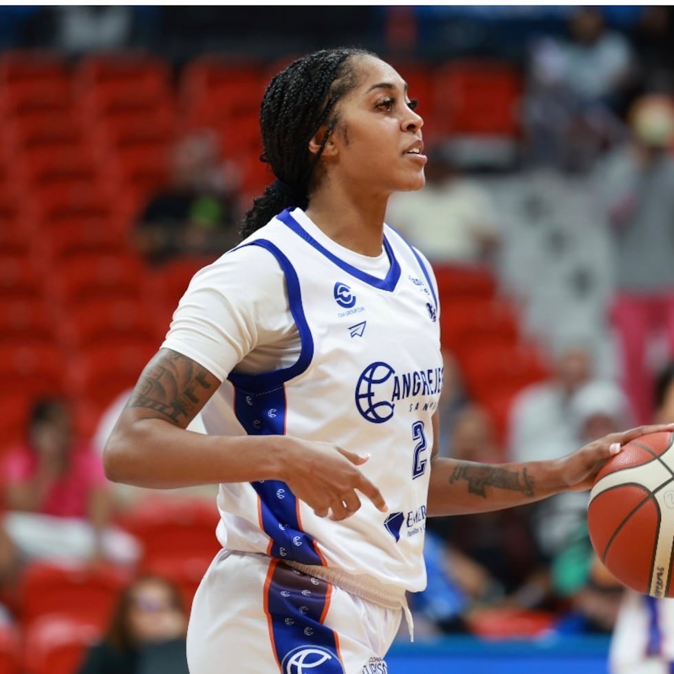 Shae Kelley anotó 13 puntos y atrapó 12 rebotes para la victoria de las Cangrejeras.