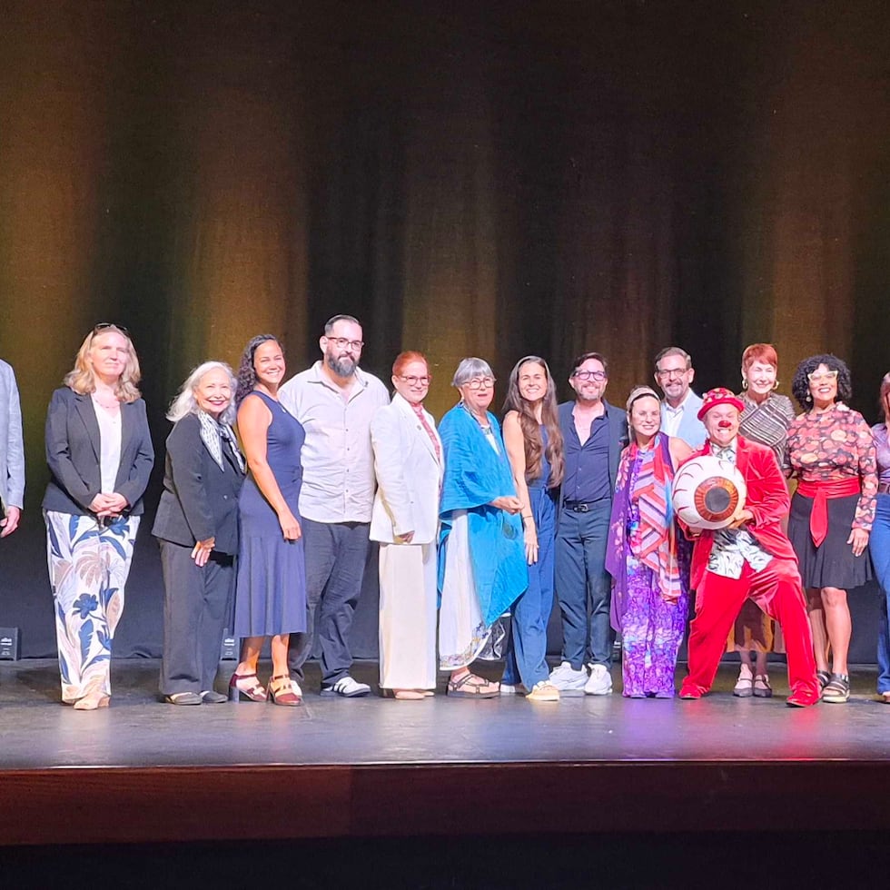 Actores, actrices y productores participaron de la conferencia de prensa para dar a conocer el programa del Festival de Teatro Internacional.
