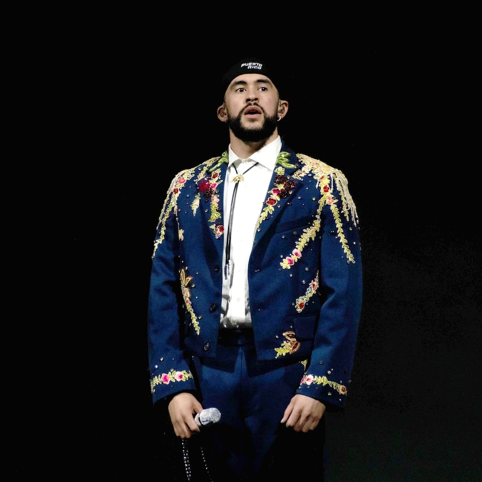 Fotografía de archivo fechada el 07 de junio de 2024 del cantante Bad Bunny durante su concierto de cierre de la gira Most Wanted Tour en el coliseo de Puerto Rico, en San Juan (Puerto Rico).