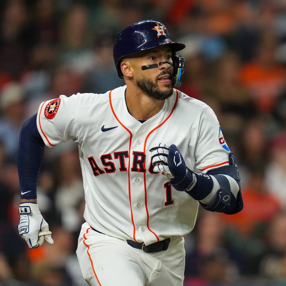 Carlos Correa es el segundo mejor en bateo en su equipo de los Astros con .286, y tercero en anotadas (16) y en empujadas (13).