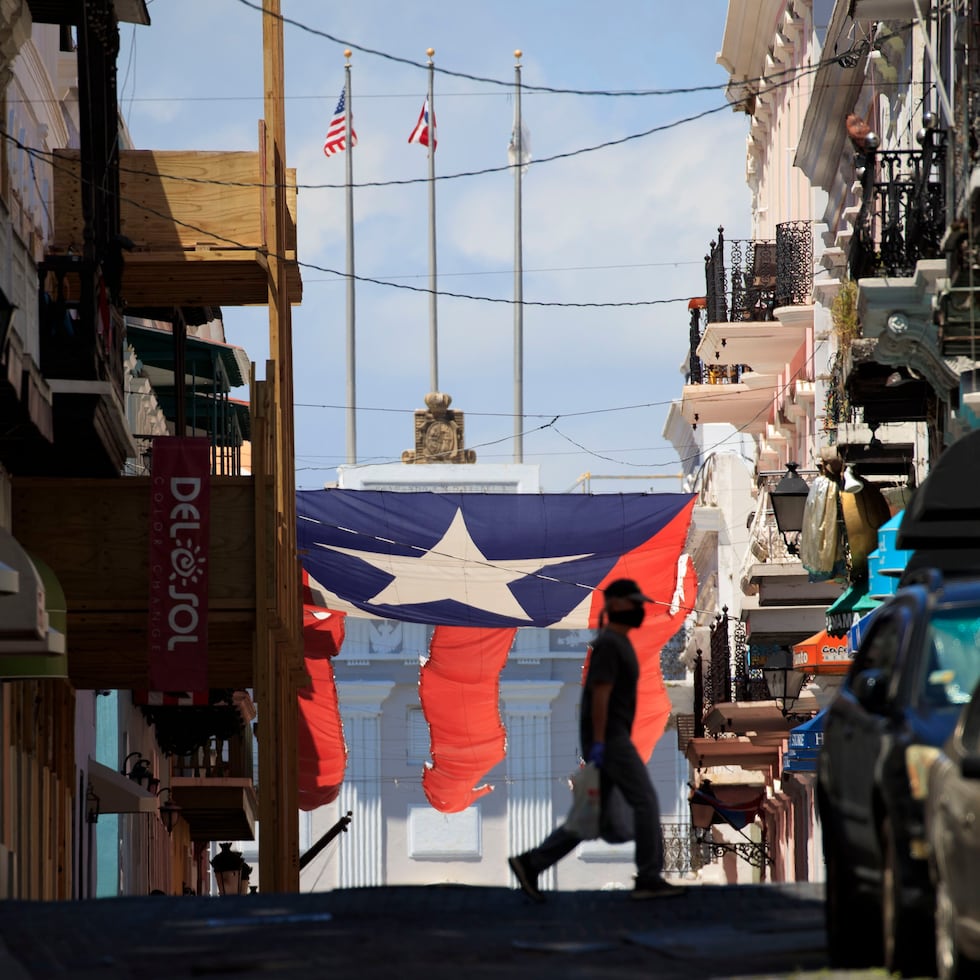 According to the El Nuevo Día poll, the majority of Puerto Ricans have a negative perception of the country's direction.